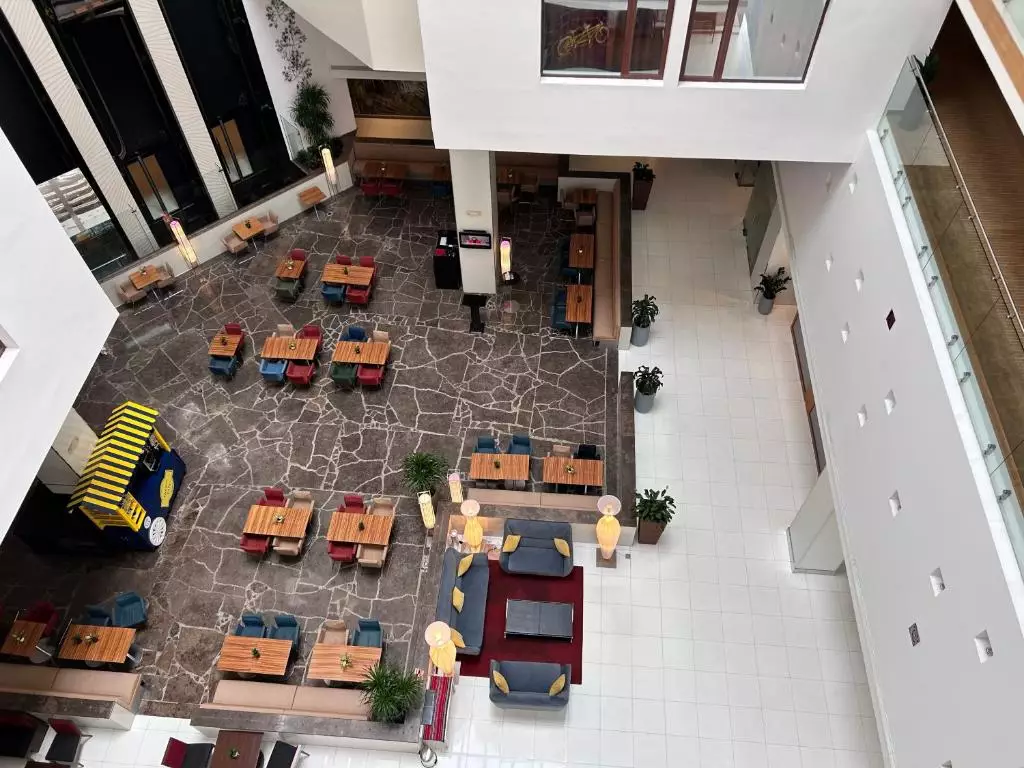 Golden Tulip Muscat